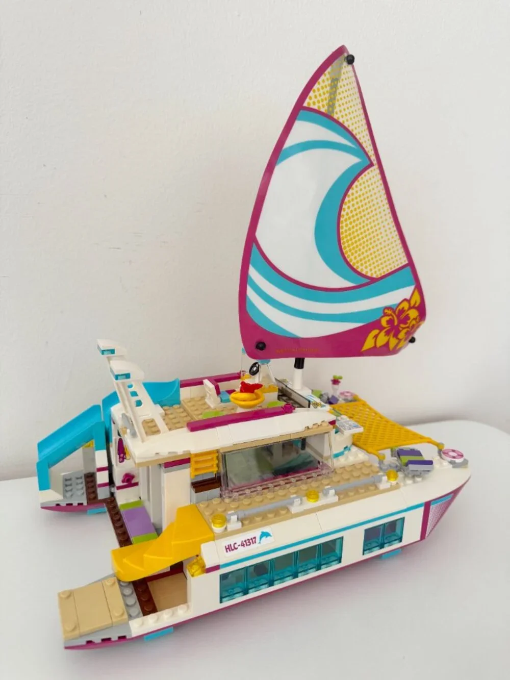 Lego Friends Sunshine Catamaran (#41317, 603 pieces) - Retired Product - Picture 4 of 13